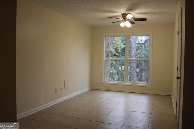 Building Photo - 135 Omega Dr