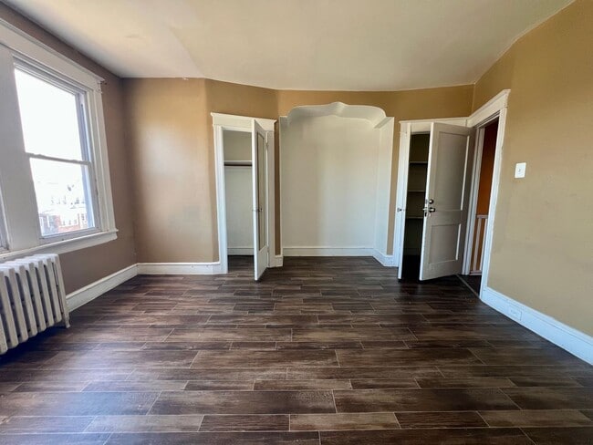 Building Photo - Spacious 3-Bedroom Townhome in Juniata! Available NOW!