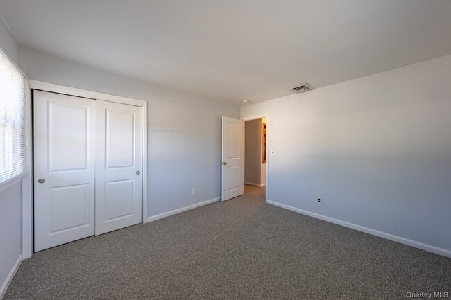 Building Photo - 831 Sycamore Ave