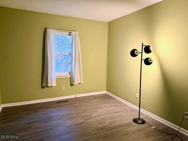 Building Photo - 6930 Carriage Hill Dr