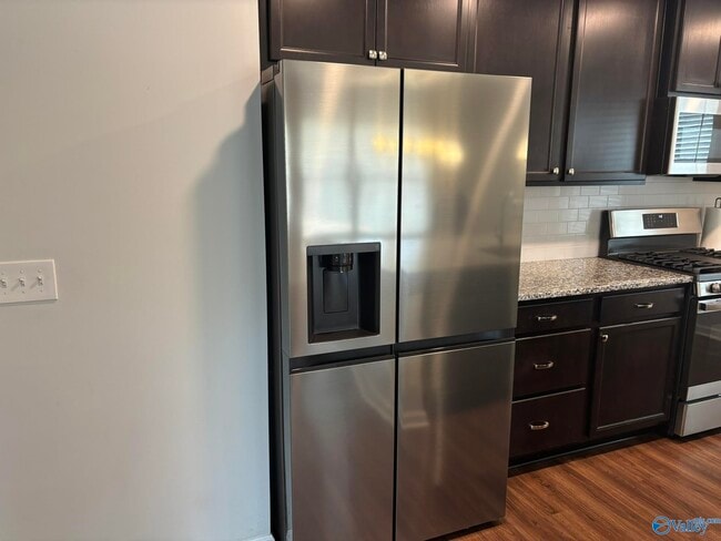 Building Photo - 227 Shubert Dr