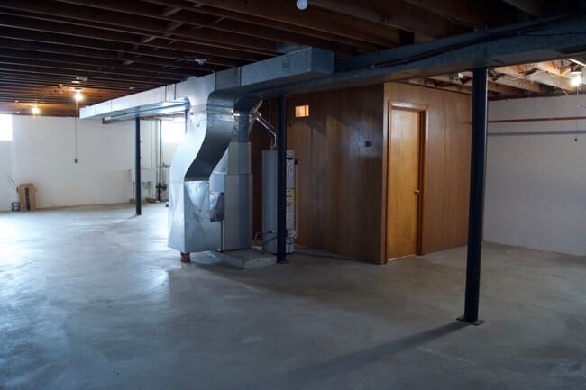 Building Photo - 3 Bedroom House Next To Columbia Regional ...