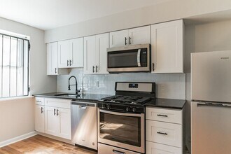 Building Photo - Two bedroom one Bathroom House for rent