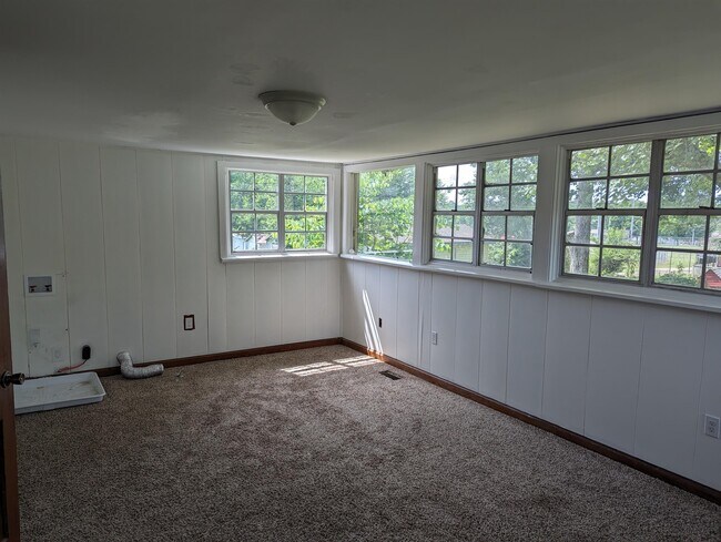 Building Photo - 2121 Price Ave