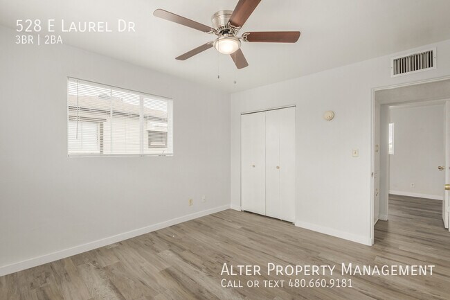 Building Photo - 528 E Laurel Dr