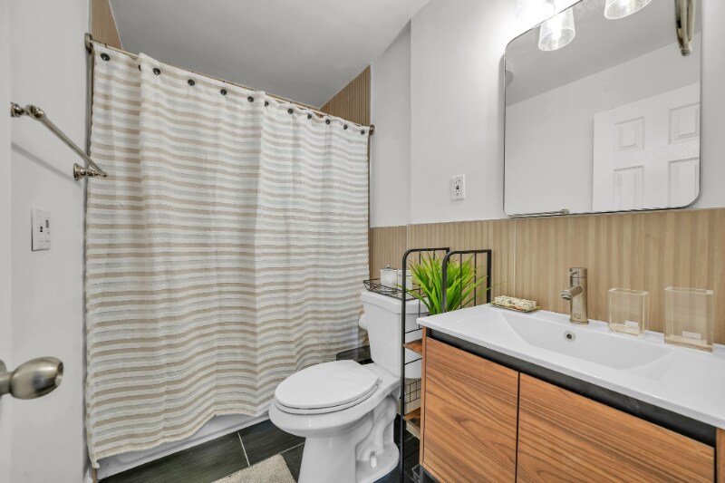 Building Photo - 84 Neptune Ave