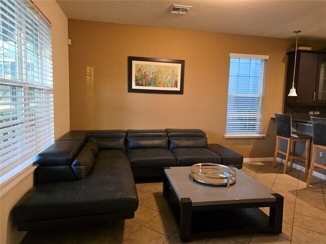 Building Photo - 11842 Silverlake Park Dr