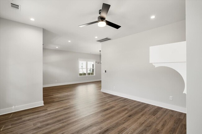 Building Photo - 5404 Mildred St