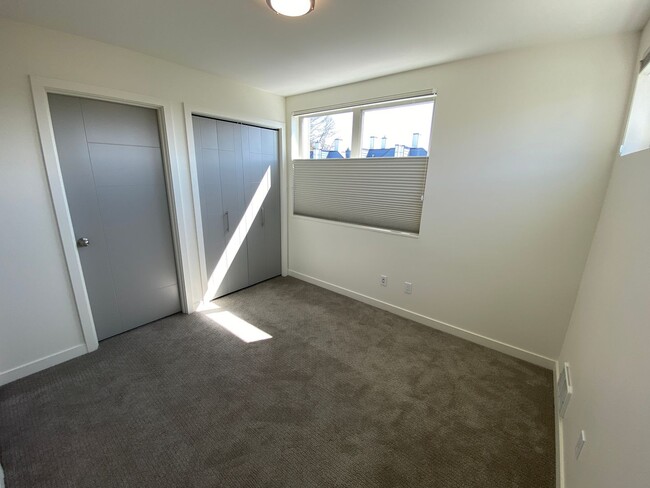 Building Photo - 3Bd/2.5Ba Seattle House
