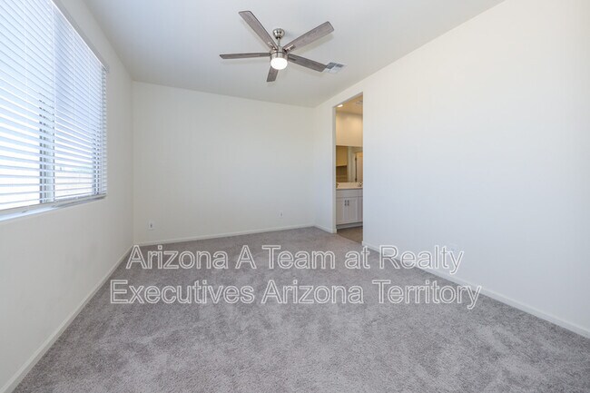 Building Photo - 4882 E Greenway Wash Dr