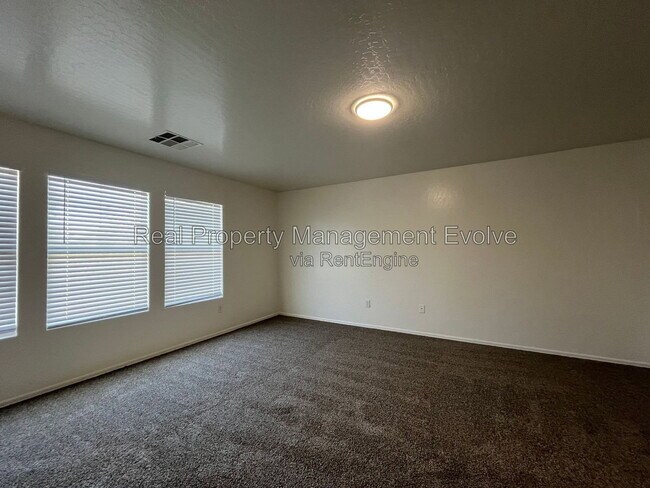 Building Photo - 7347 N 72nd Dr