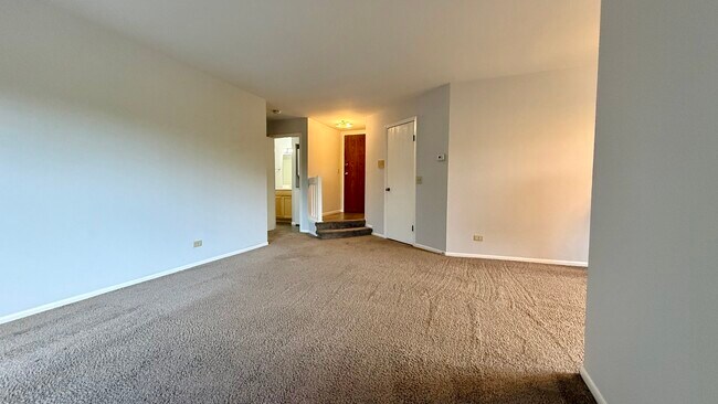 Building Photo - 1501 Raymond Dr