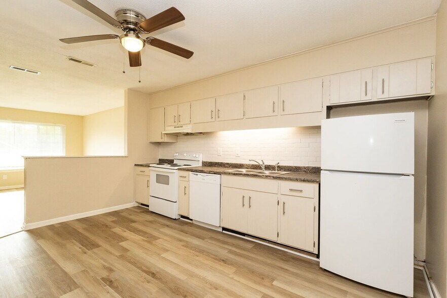 Building Photo - 3973 Teakwood Dr