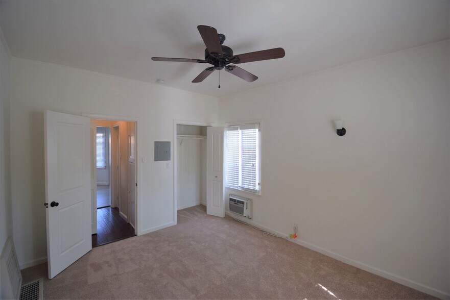 Building Photo - 1415 S Sierra Bonita Ave