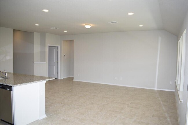 Building Photo - 208 Shugart St