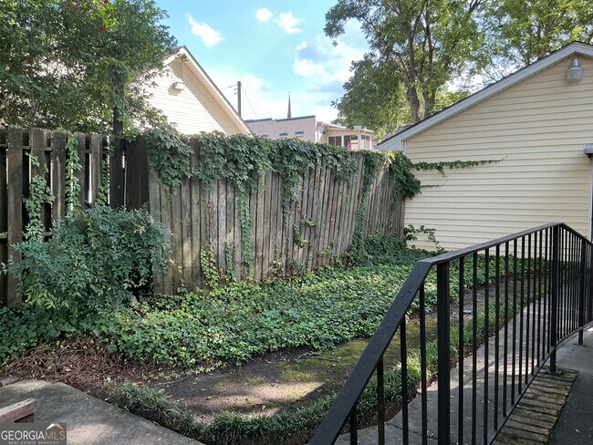 Building Photo - 992 Tatnall St