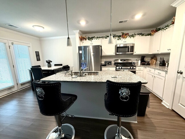 Building Photo - 2794 Prince Charles Ct