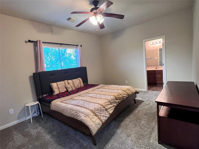 Building Photo - 3604 Pine Needle Cir