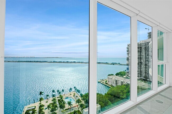 Building Photo - 2101 Brickell Ave