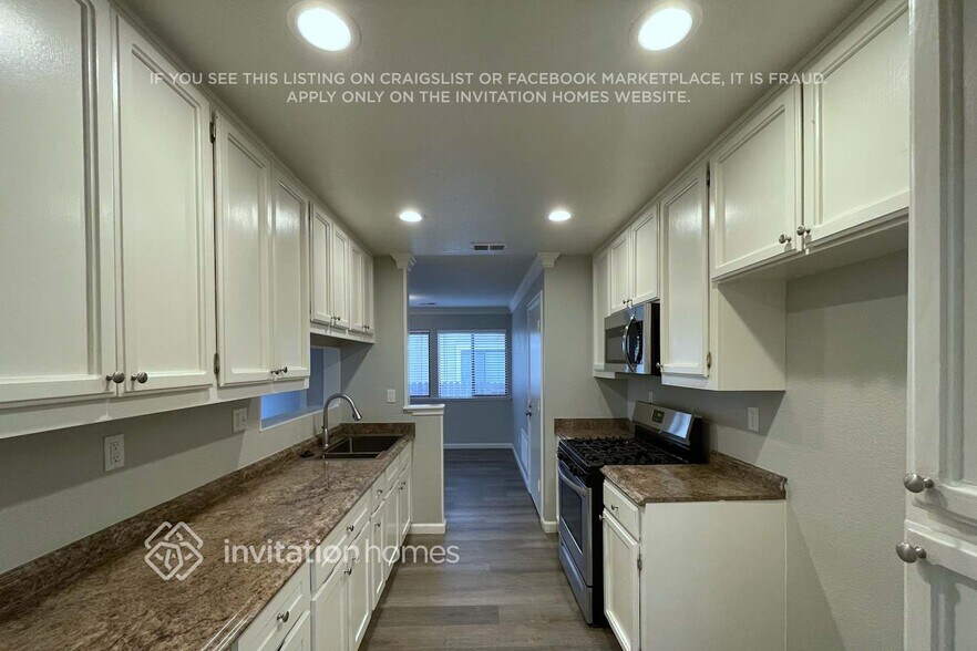 Building Photo - 2522 Mankas Blvd