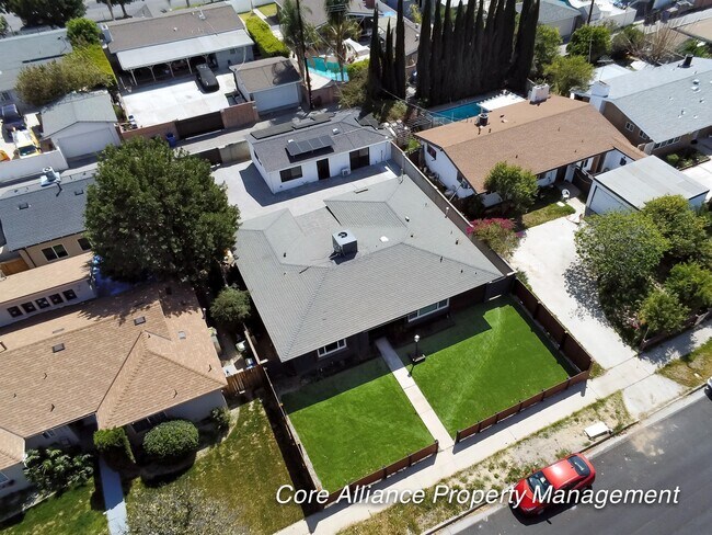 Building Photo - 20422 Schoenborn St