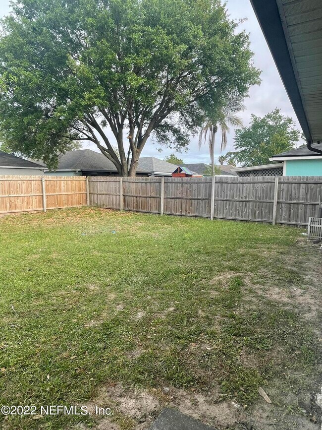Building Photo - 3348 Volley Dr