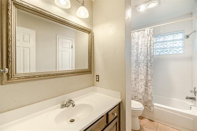 Building Photo - 7022 Escondido Dr