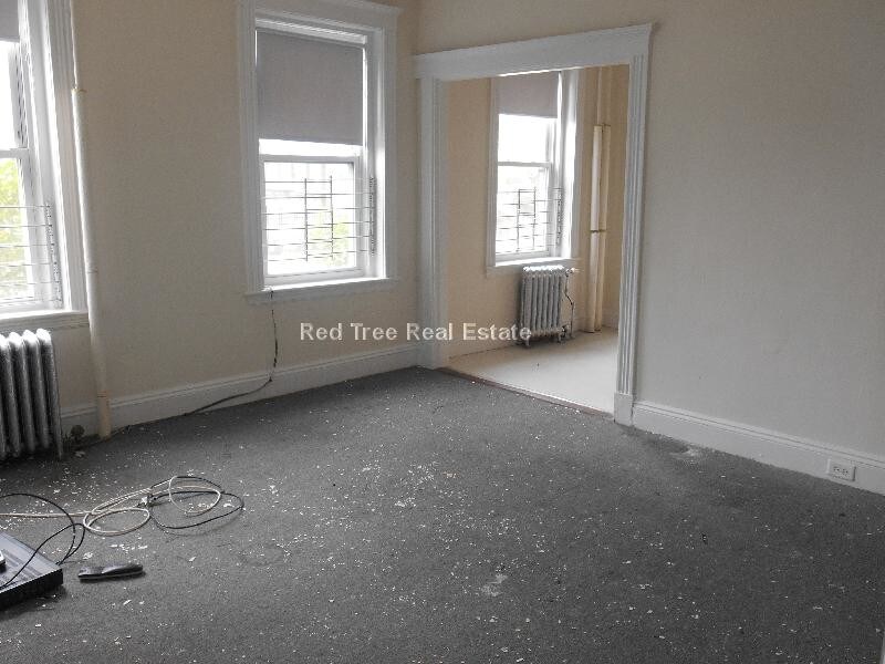 Building Photo - 235 Park Dr