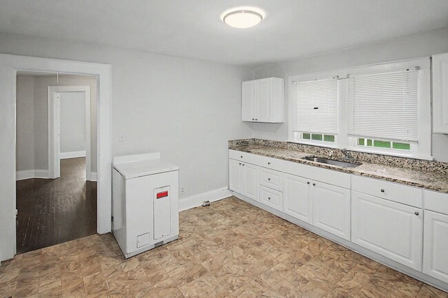 Building Photo - 4521 Hovis Rd