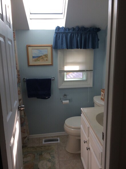 Building Photo - 121 West Ave