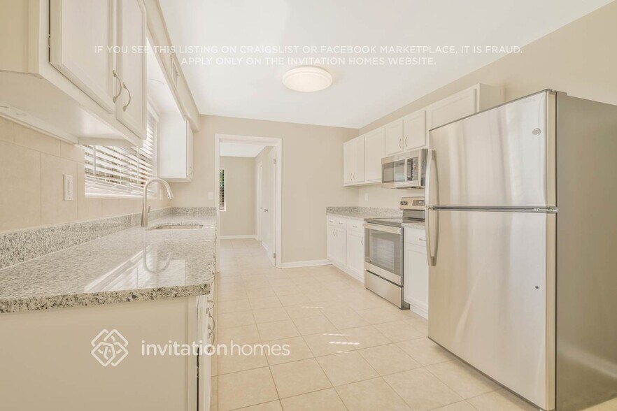 Building Photo - 6346 Commodore Dr