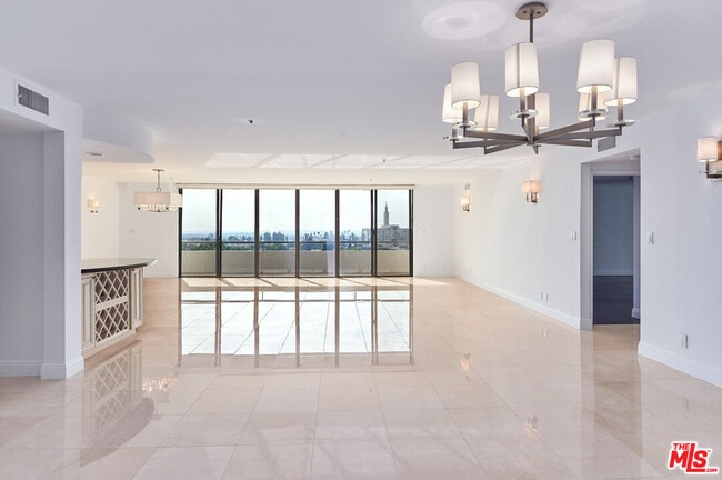 Building Photo - 10660 Wilshire Blvd