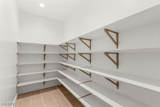 Building Photo - 10793 Vista Altura Ave