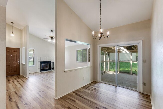 Building Photo - 1121 Peggotty Pl