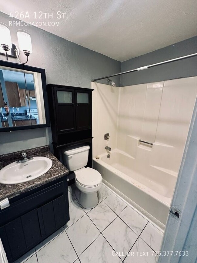 Building Photo - 426 12th St