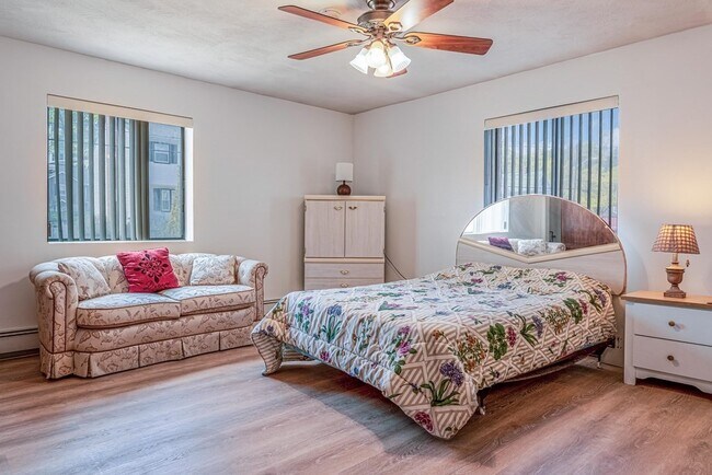 Building Photo - 141 Pierce St