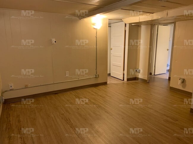 Building Photo - 622 1/2 S Loomis Ave