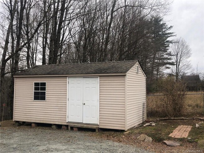 Building Photo - 50 Horseshoe Lake Rd