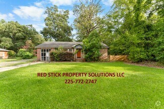 Building Photo - Spacious 2700 sq ft 3BR/2BA