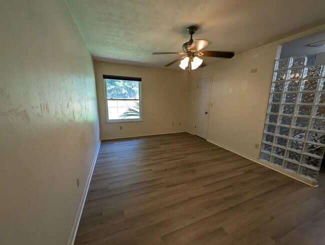 Building Photo - 3/2 Home in Mile Run