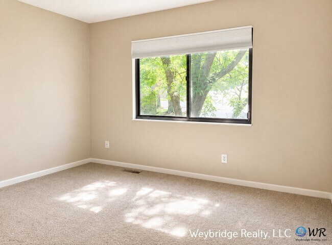 Building Photo - 9821 Timbers Dr