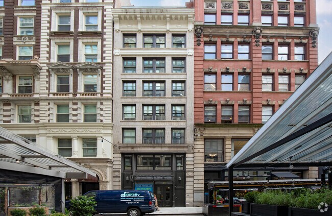 Primary Photo - 40 E 20th St