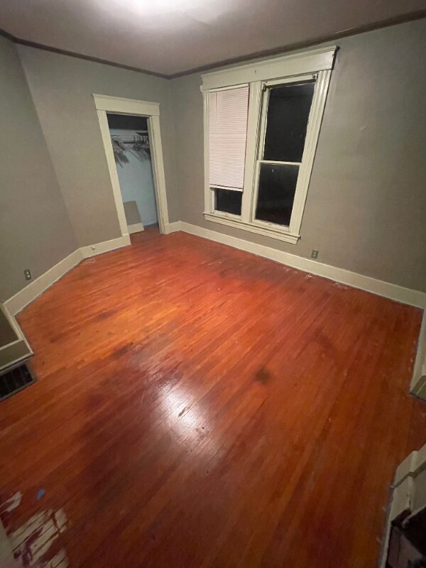 Building Photo - 724 W Prairie Ave