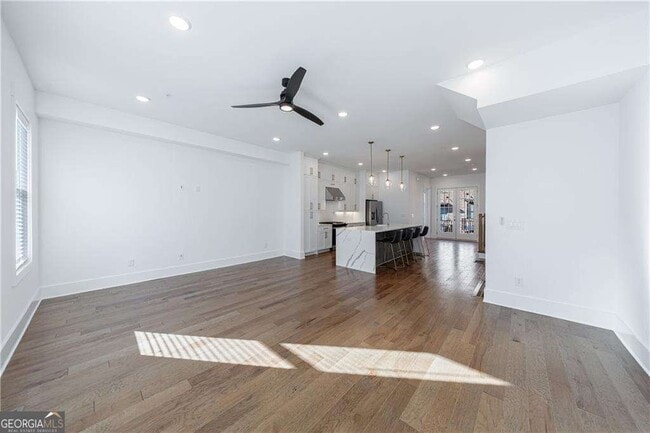 Building Photo - 1032 Robert Smalls Wy