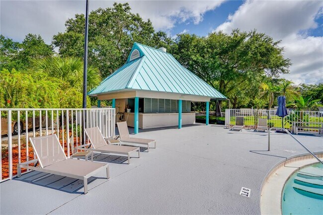 Building Photo - 3010 W Bay Cir