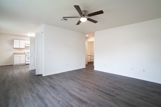 Building Photo - 28455 Avenida La Paz