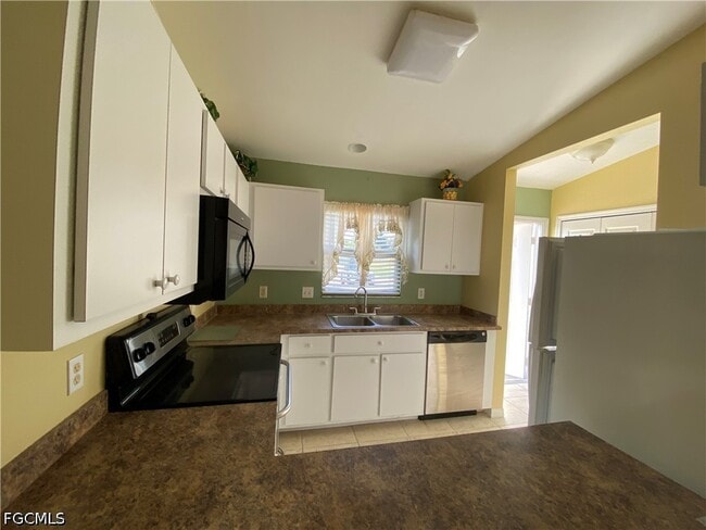 Building Photo - 5478 Thomas St