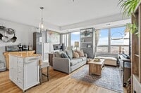 Building Photo - 929 Portland Ave