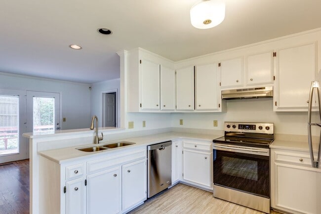 Building Photo - *Belmont/Vanderbilt *