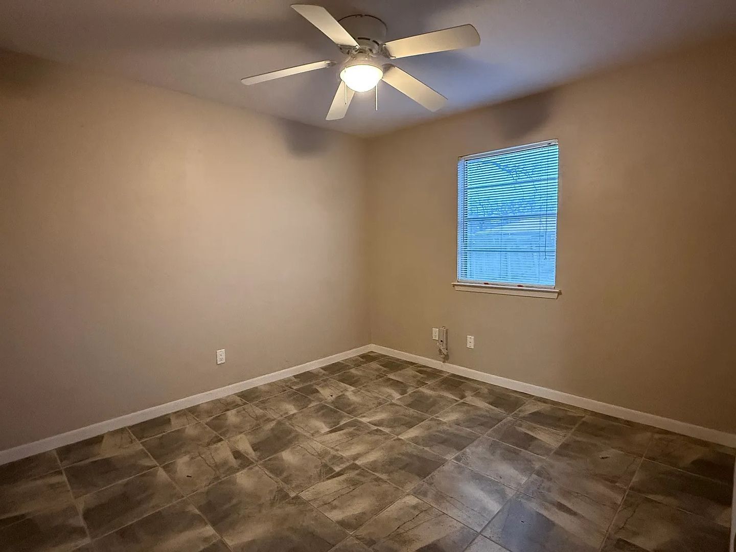 Building Photo - 3 Bed, 2 Bath in Southwood Valley for August Move In!